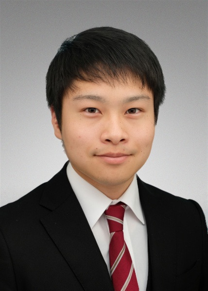 ファイル:久山証明写真白黒.jpg