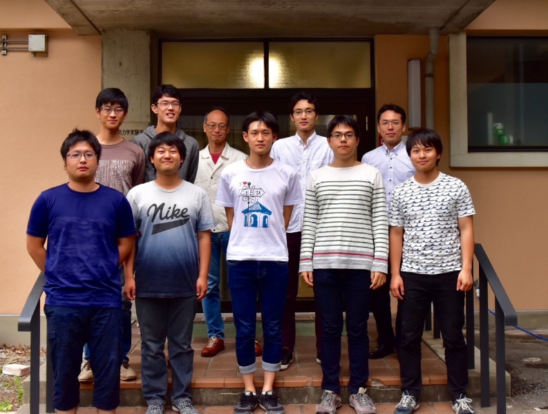 ファイル:Members2017.jpg