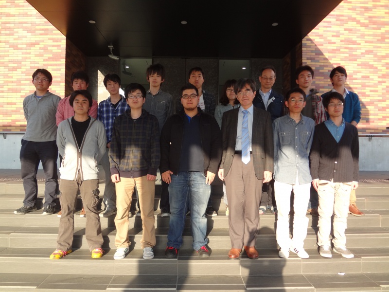 ファイル:Members2013.jpg